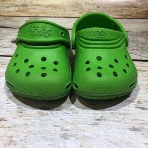 tiny baby crocs
